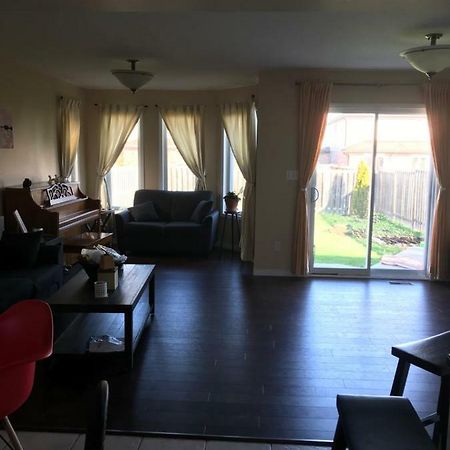 Sweet Dreams Bed & Breakfast Гуелф Екстериор снимка